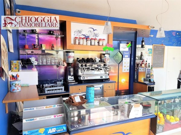 locale commerciale in vendita a Chioggia in zona Sottomarina