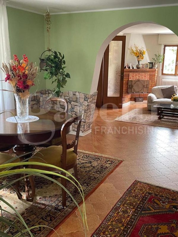 casa indipendente in vendita a Chioggia in zona Sottomarina