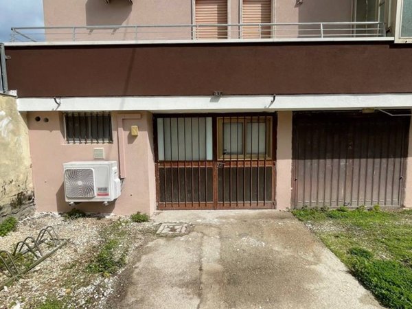 locale commerciale in vendita a Chioggia in zona Brondolo
