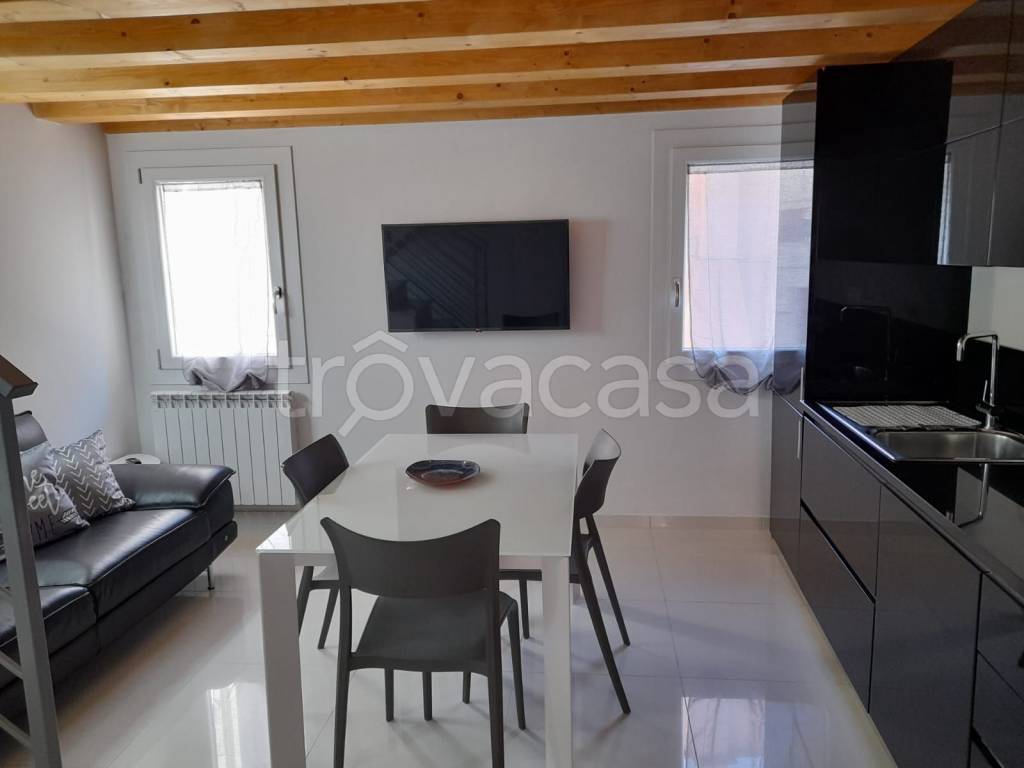 casa indipendente in vendita a Chioggia in zona Sottomarina
