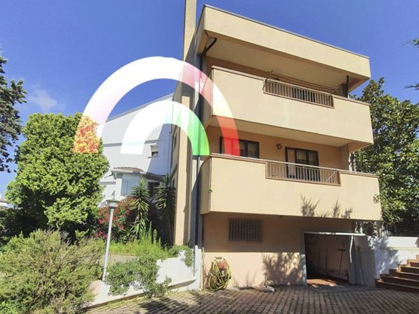 casa indipendente in vendita a Chioggia in zona Sottomarina