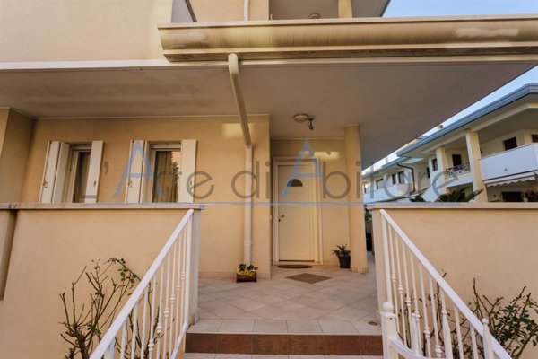 casa indipendente in vendita a Chioggia in zona Sottomarina