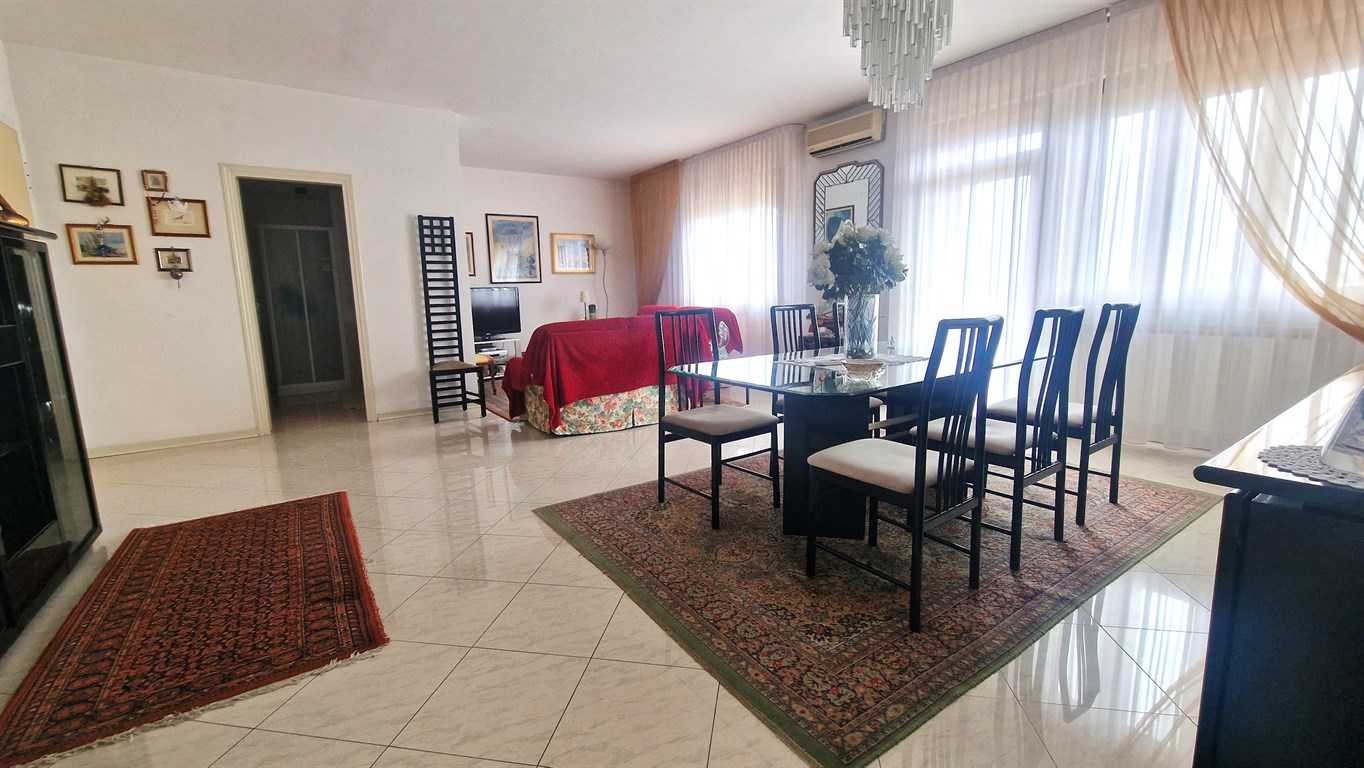 appartamento in vendita a Chioggia in zona Sottomarina