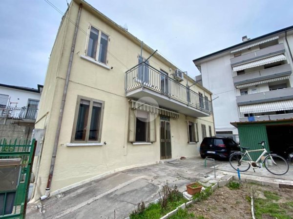 casa indipendente in vendita a Chioggia in zona Sottomarina