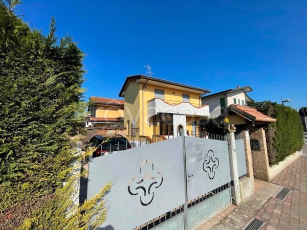 casa indipendente in vendita a Chioggia in zona Sant'Anna di Chioggia