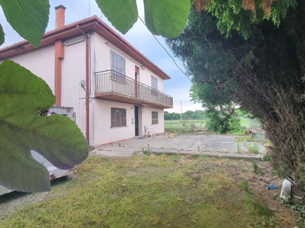 casa indipendente in vendita a Chioggia in zona Cavanella d'Adige