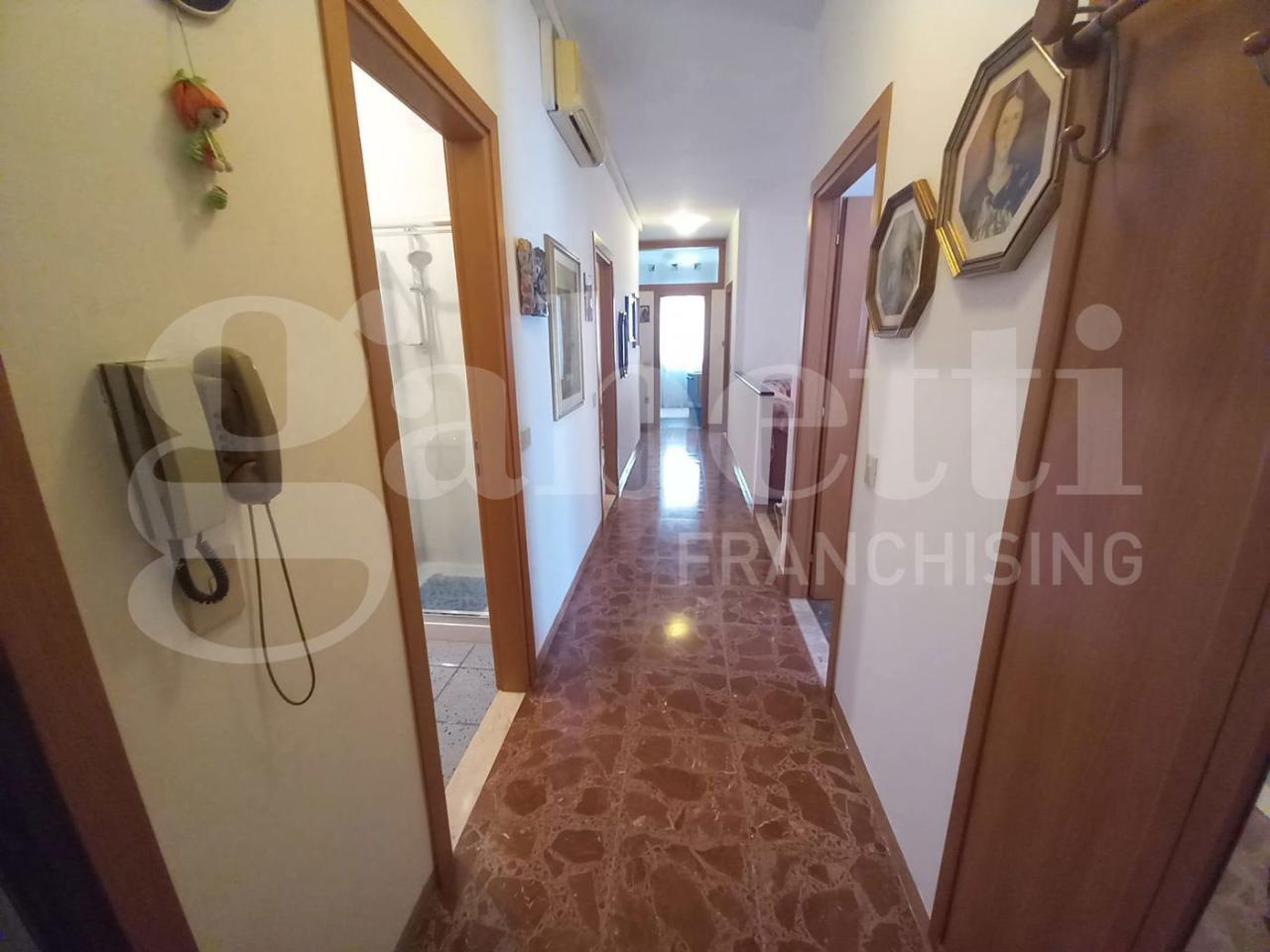 appartamento in vendita a Chioggia in zona Sottomarina