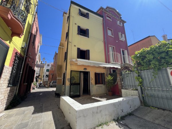 casa indipendente in vendita a Chioggia in zona Sottomarina