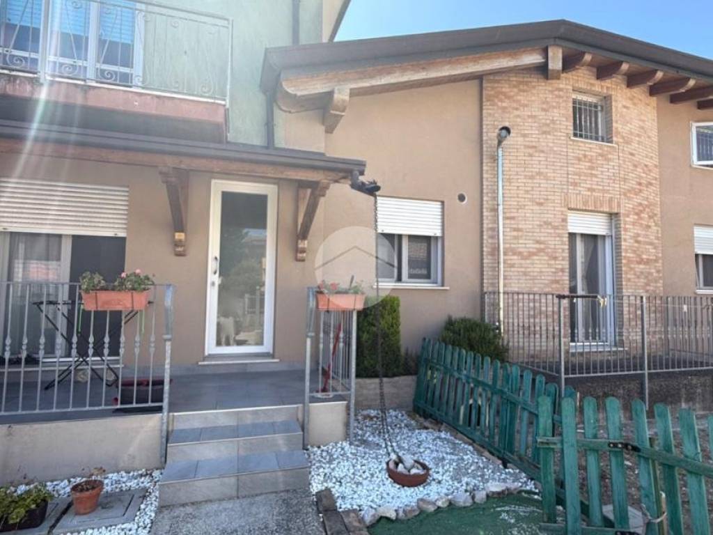 casa indipendente in vendita a Chioggia in zona Cà Lino