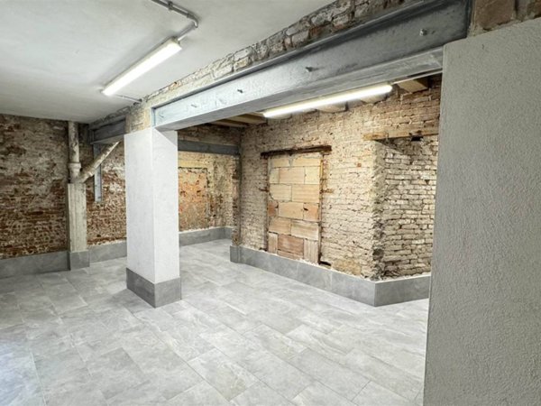 locale di sgombero in vendita a Chioggia