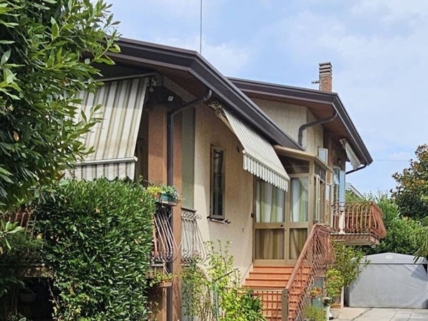 casa indipendente in vendita a Chioggia in zona Cavanella d'Adige