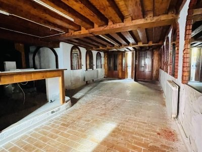 locale commerciale in vendita a Chioggia