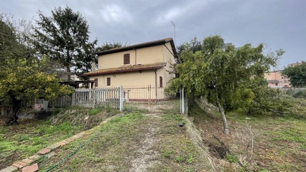 casa indipendente in vendita a Chioggia in zona Borgo San Giovanni