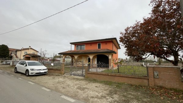 casa indipendente in vendita a Chioggia in zona Cà Lino