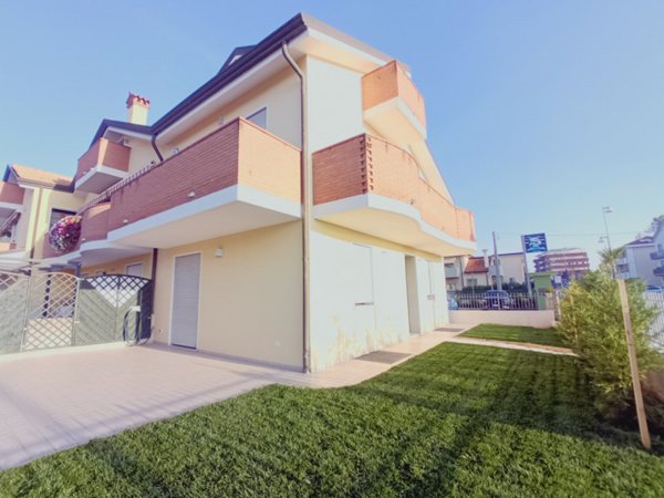 casa indipendente in vendita a Chioggia in zona Brondolo