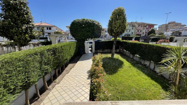 casa indipendente in vendita a Chioggia in zona Sottomarina