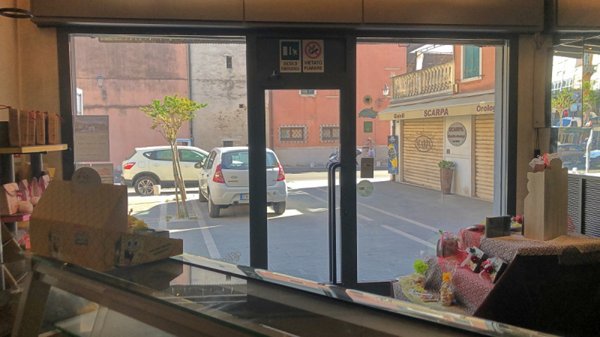 negozio in vendita a Chioggia in zona Sottomarina