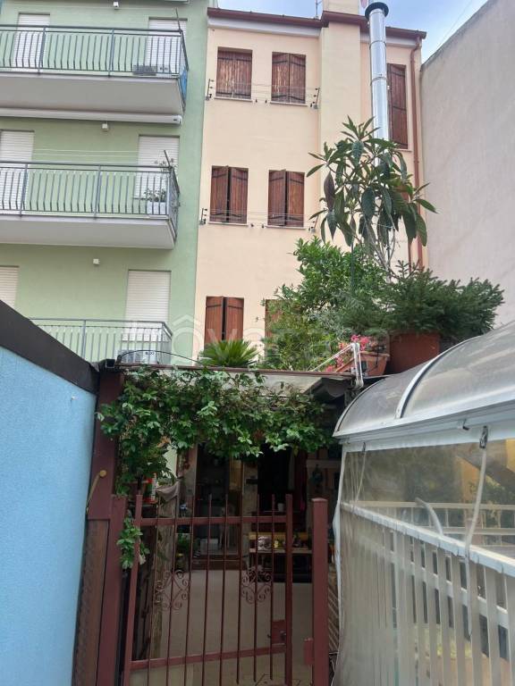 casa indipendente in vendita a Chioggia in zona Sottomarina