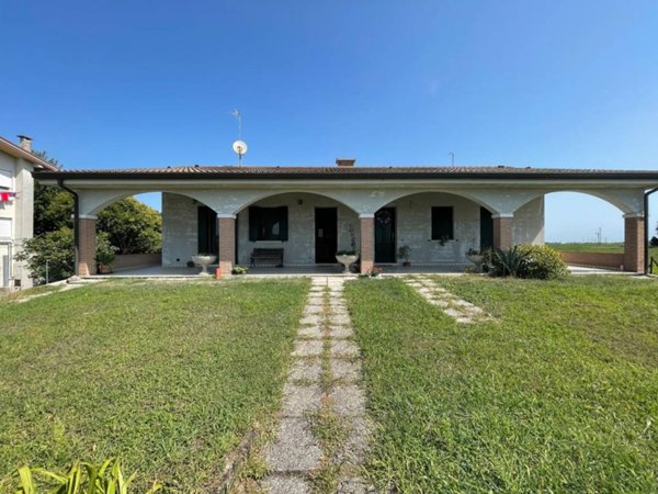 casa indipendente in vendita a Chioggia in zona Valli
