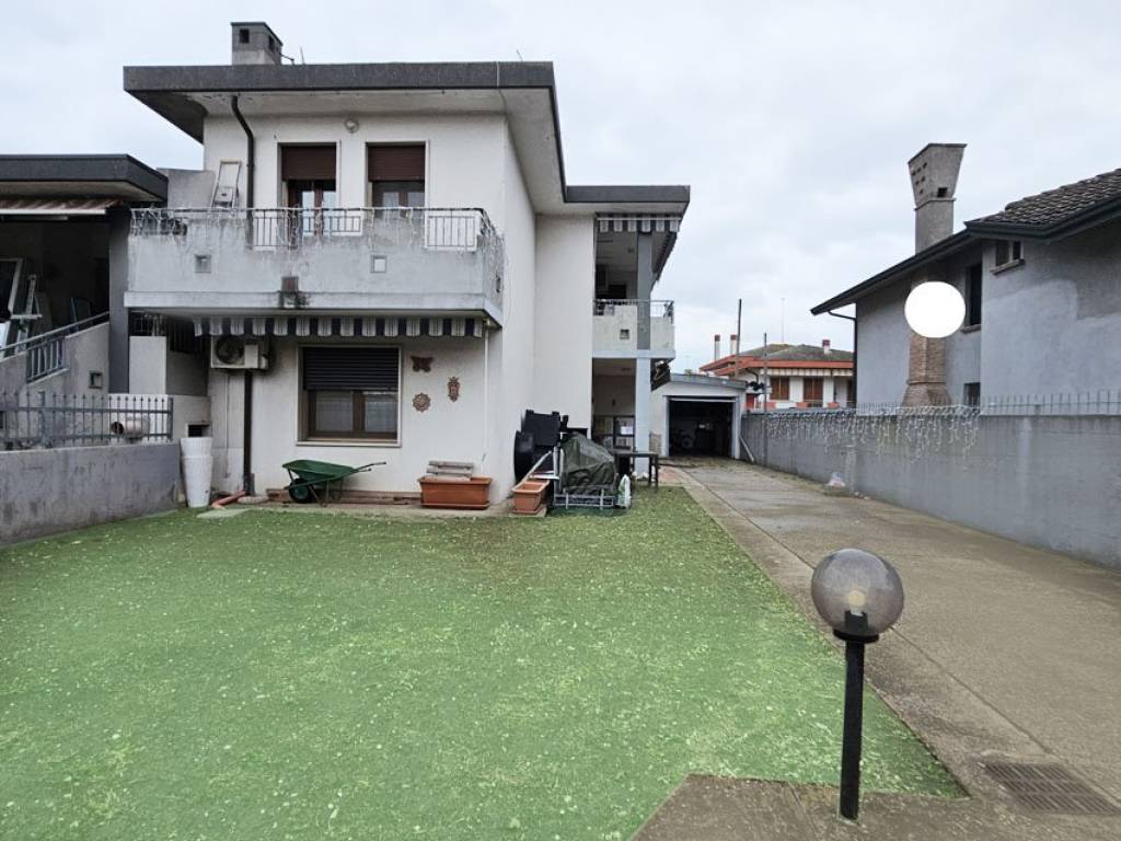 casa indipendente in vendita a Chioggia in zona Sant'Anna di Chioggia