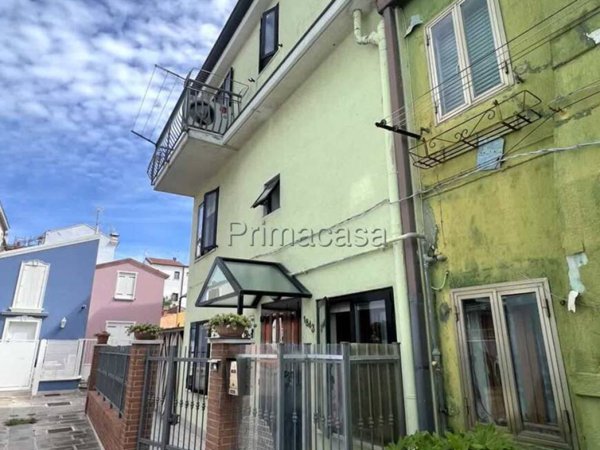 casa indipendente in vendita a Chioggia in zona Sottomarina
