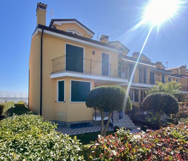 casa indipendente in vendita a Chioggia in zona Cà Lino