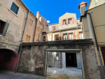 casa indipendente in vendita a Chioggia in zona Sottomarina