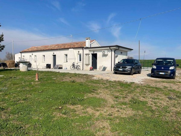 casa indipendente in vendita a Chioggia in zona Ca' Pasqua