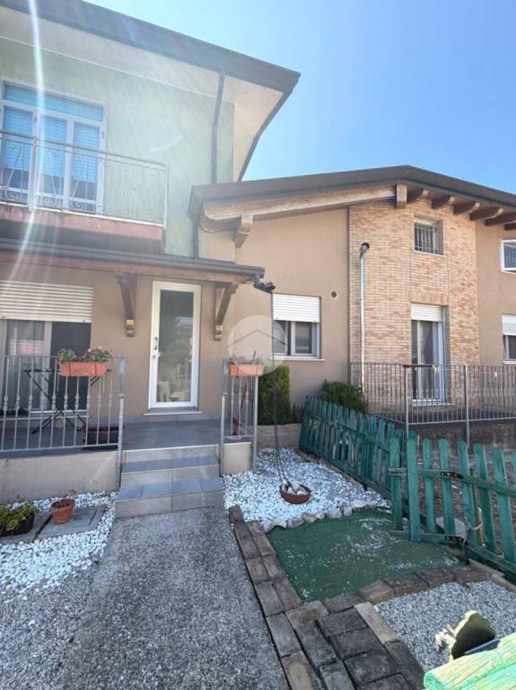 casa indipendente in vendita a Chioggia in zona Cà Lino