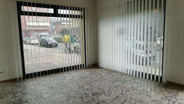 negozio in vendita a Chioggia in zona Sottomarina