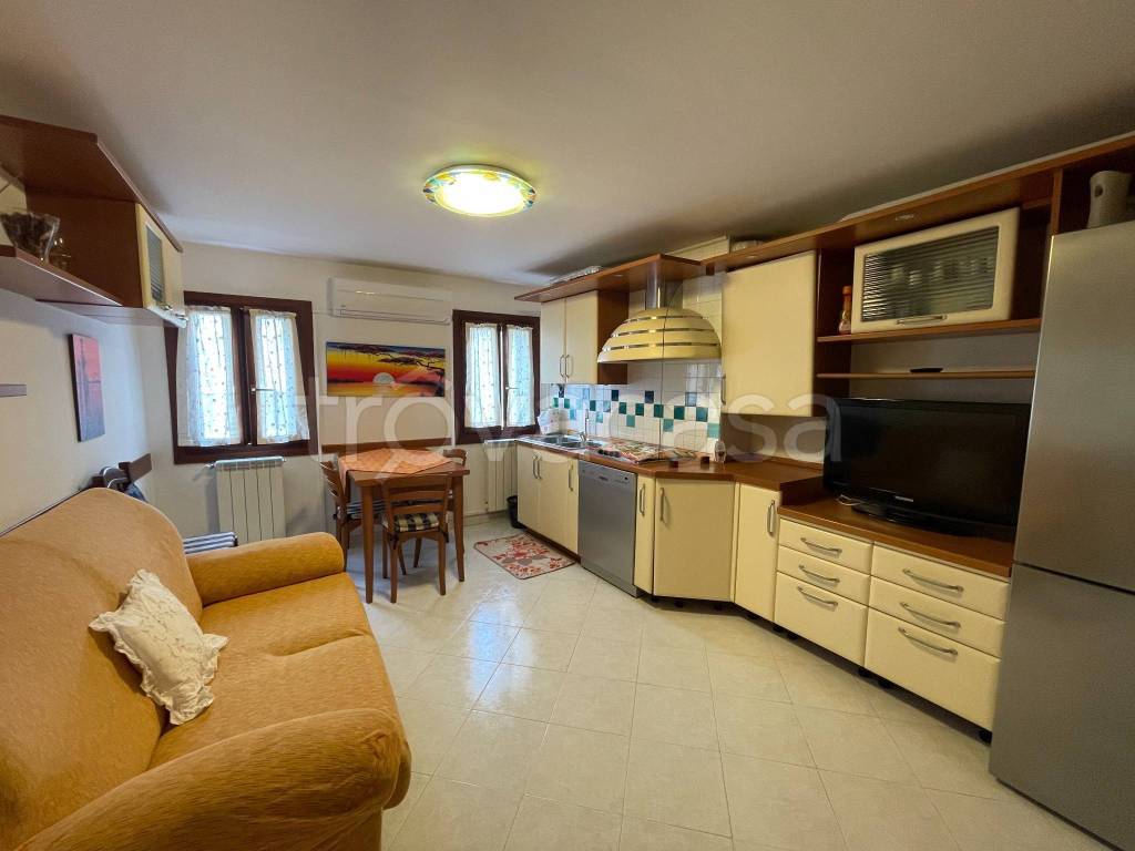 appartamento in vendita a Chioggia in zona Sottomarina