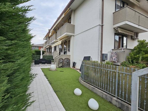 casa indipendente in vendita a Chioggia in zona Sottomarina