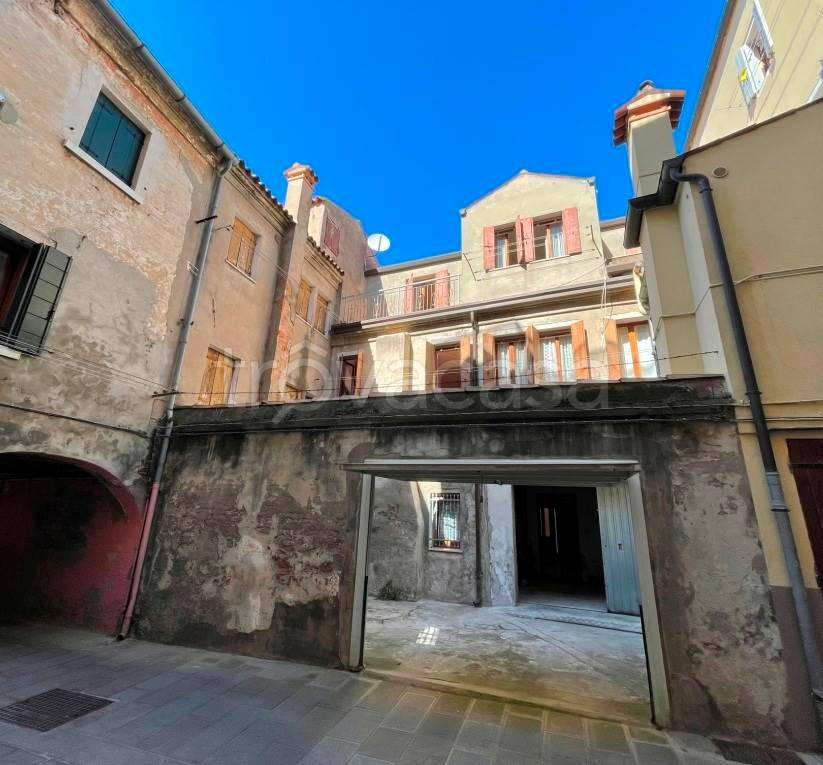casa indipendente in vendita a Chioggia in zona Sottomarina