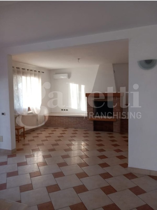 casa indipendente in vendita a Chioggia in zona Sottomarina