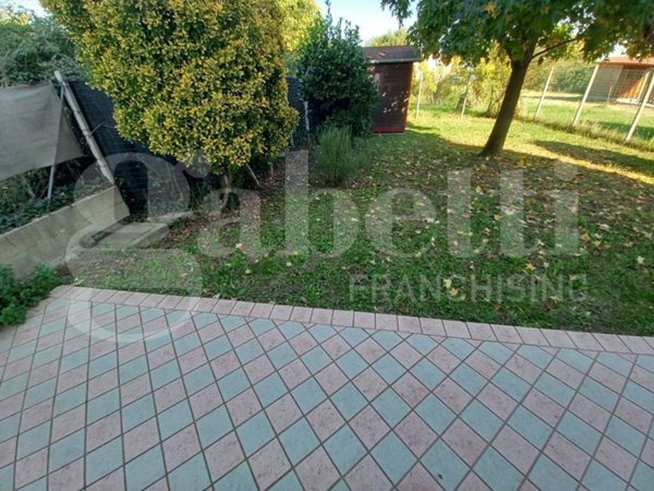 casa indipendente in vendita a Chioggia in zona Sottomarina