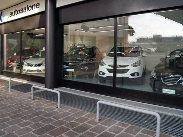 negozio in vendita a Chioggia in zona Sottomarina