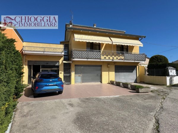 casa indipendente in vendita a Chioggia in zona Sottomarina