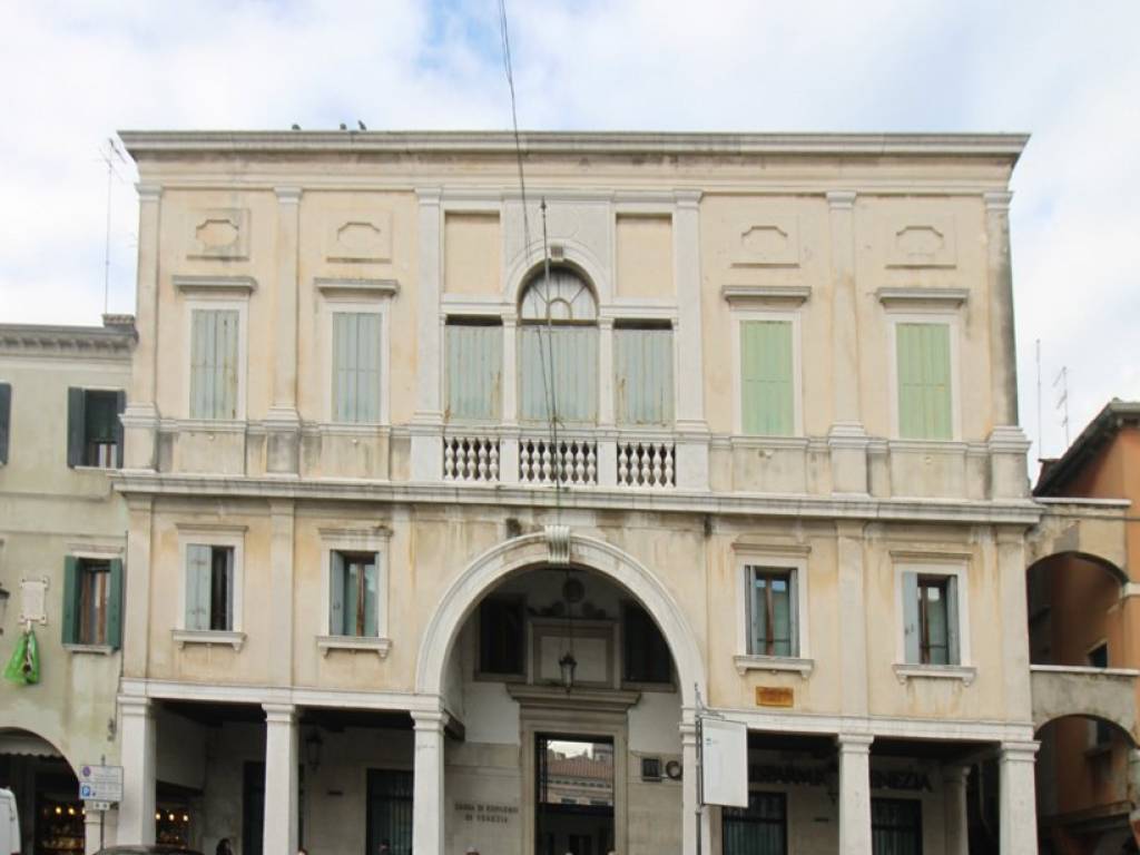 intera palazzina in vendita a Chioggia