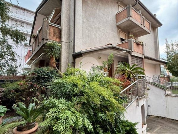 casa indipendente in vendita a Chioggia in zona Sottomarina