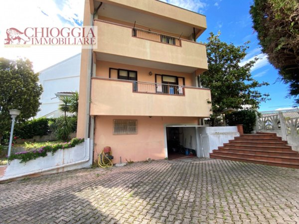 casa indipendente in vendita a Chioggia in zona Sottomarina