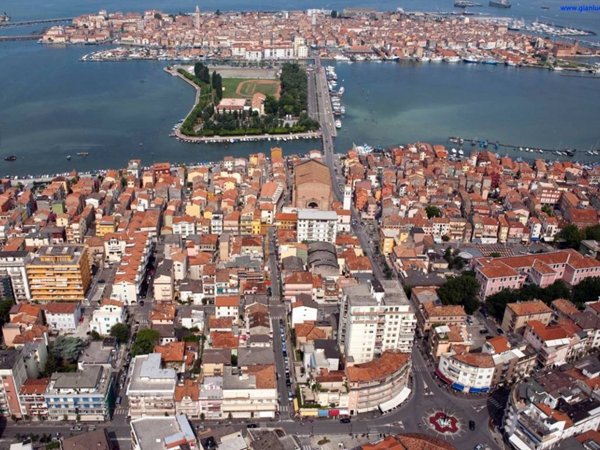 appartamento in vendita a Chioggia in zona Sottomarina