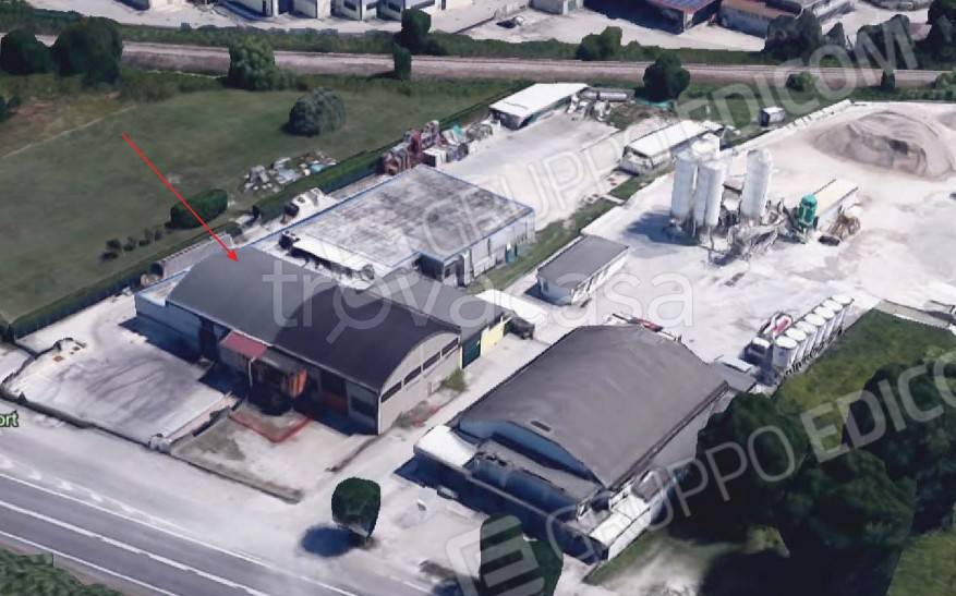 locale commerciale in vendita a Chioggia