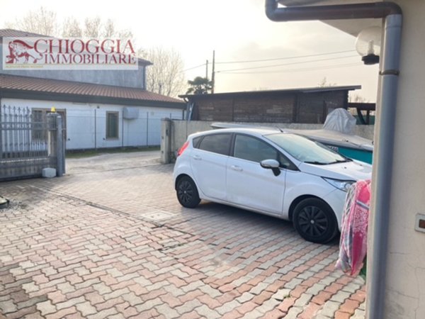 casa indipendente in vendita a Chioggia in zona Sottomarina
