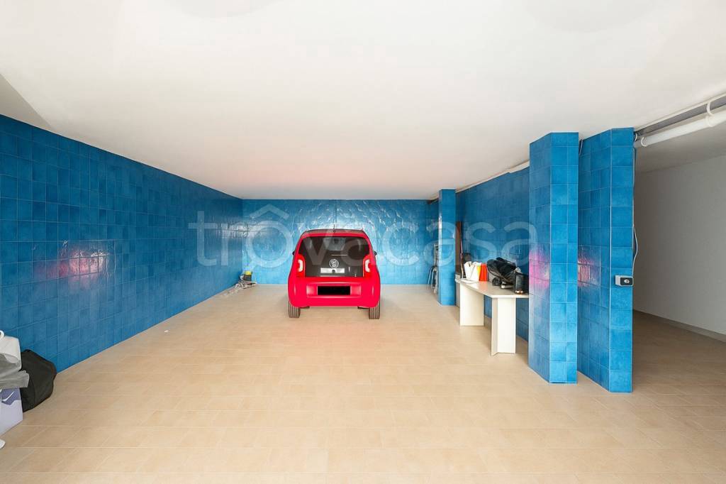 locale di sgombero in vendita a Chioggia in zona Sottomarina