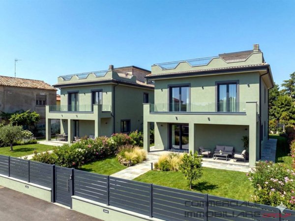 casa indipendente in vendita a Chioggia in zona Cavanella d'Adige