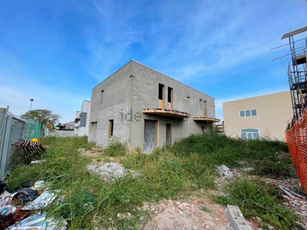 casa indipendente in vendita a Chioggia