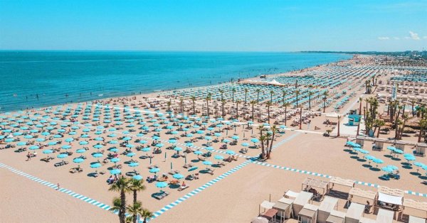 casa semindipendente in vendita a Chioggia in zona Sottomarina