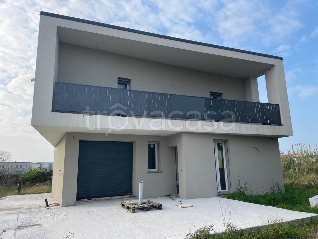 casa indipendente in vendita a Chioggia in zona Sottomarina