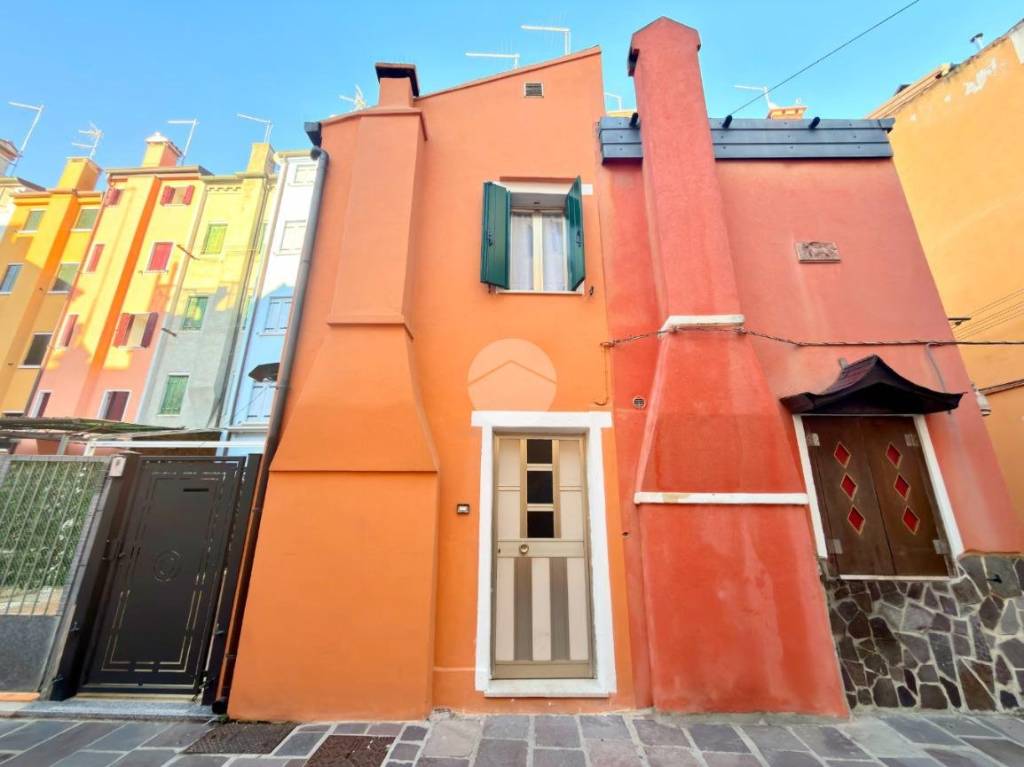 casa semindipendente in vendita a Chioggia in zona Sottomarina
