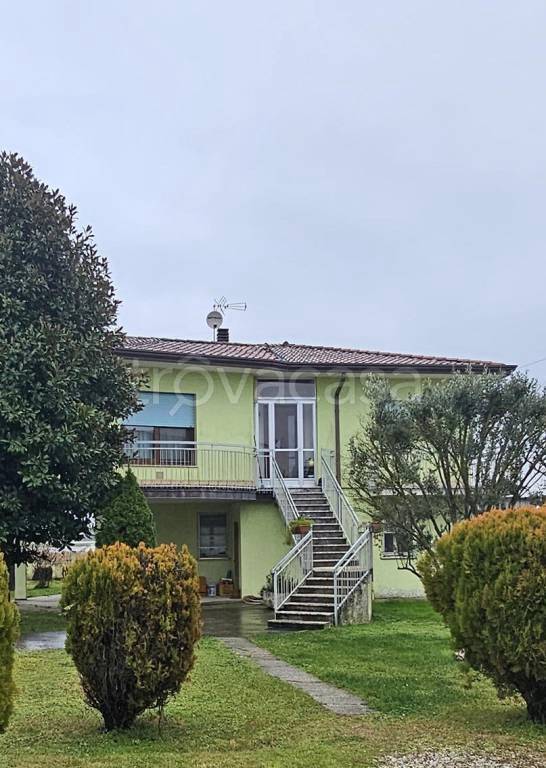 casa indipendente in vendita a Chioggia in zona Cà Lino
